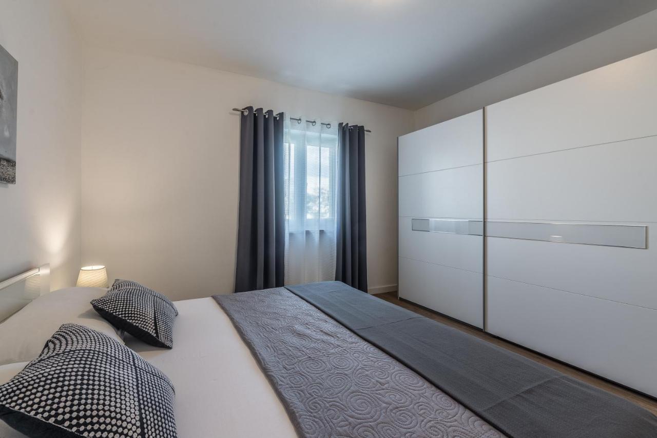 Holiday Home Bajlo Apartment With Three Bedrooms Zadar Buitenkant foto