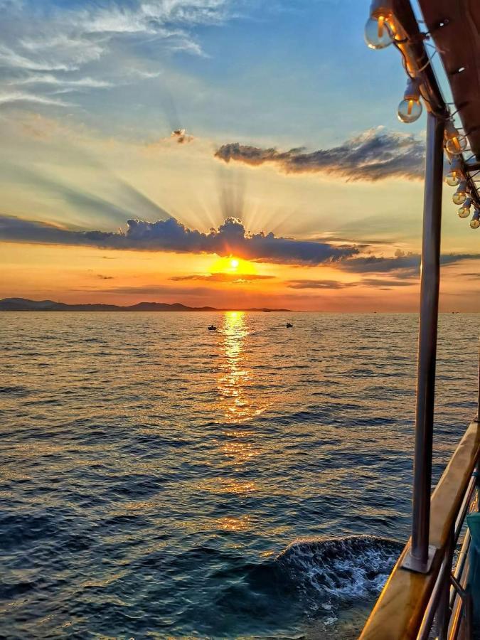 Holiday Home Bajlo Apartment With Three Bedrooms Zadar Buitenkant foto