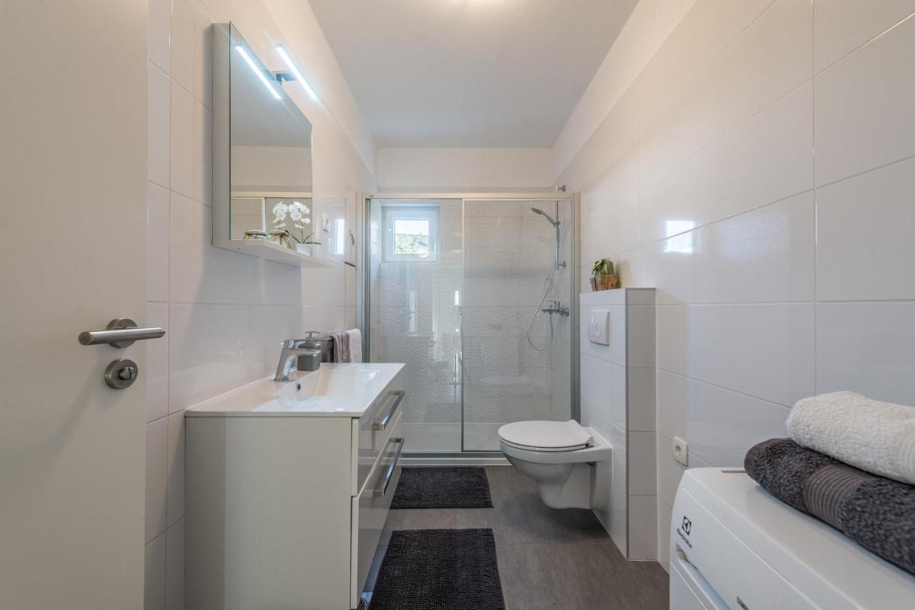 Holiday Home Bajlo Apartment With Three Bedrooms Zadar Buitenkant foto