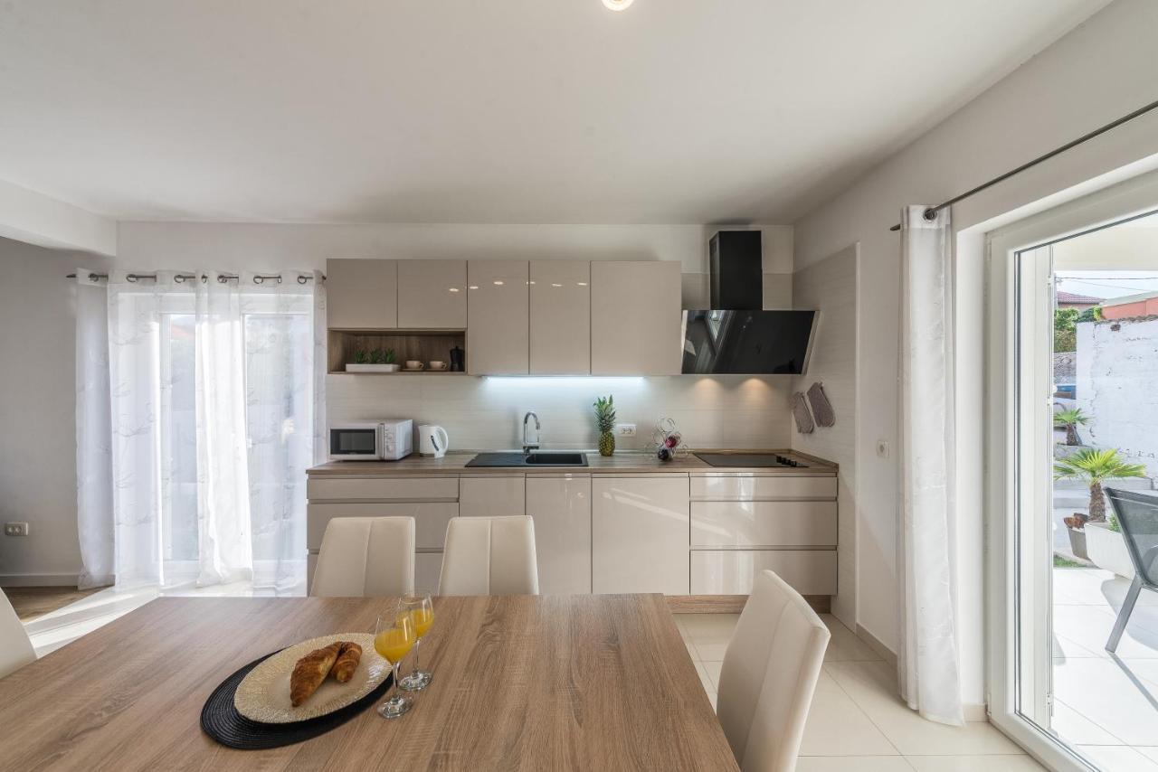 Holiday Home Bajlo Apartment With Three Bedrooms Zadar Buitenkant foto