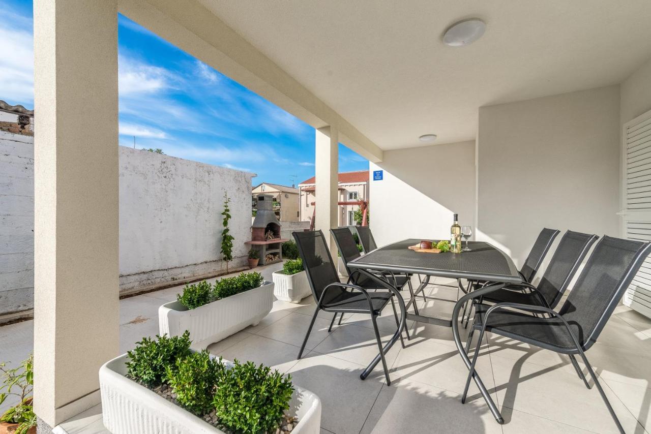 Holiday Home Bajlo Apartment With Three Bedrooms Zadar Buitenkant foto
